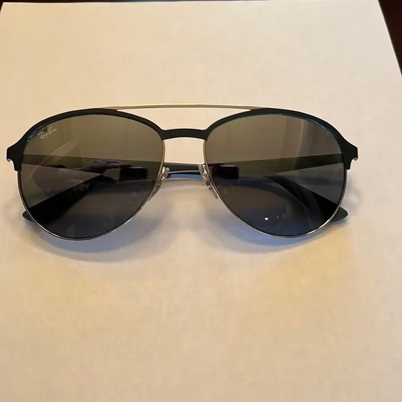 Ray-Ban | Accessories | Navy Aviator Rayban Sunglasses With  display picture 2